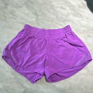 Lululemon Hotty Hot Shorts Low Rise 4” MOONLIT MAGENTA